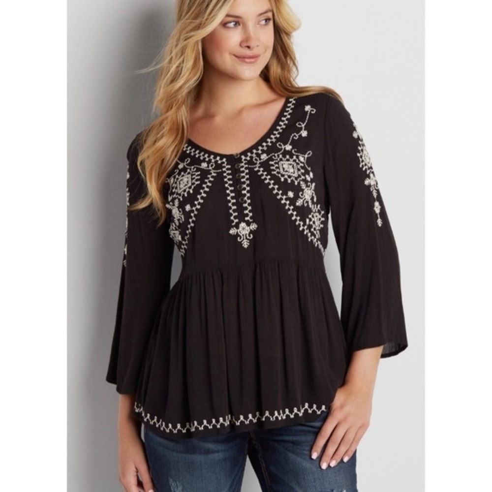 NWOT Maurice’s Peasant Embroidered Blouse